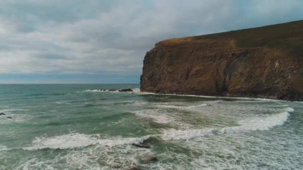 Aerial view over the coastline in Cornwall — Stock Video