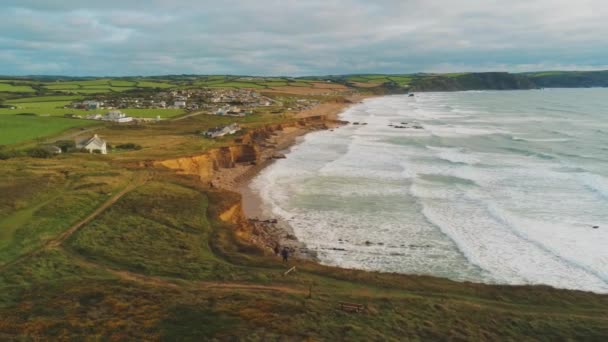 Aerial view over the coastline in Cornwall — Stock Video