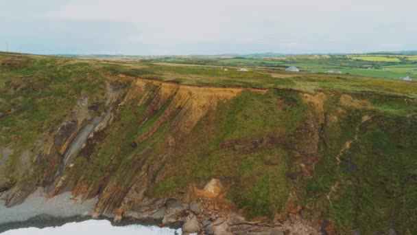 Vue aérienne sur le littoral de Cornouailles — Video