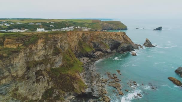 Flygfoto över kusten i Cornwall — Stockvideo