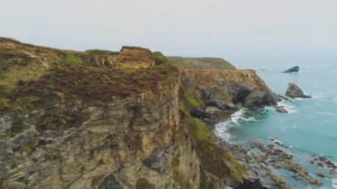 Uçuş boyunca Cornwall - peyzaj üzerinde harika hava görünümünü kayalıklarla