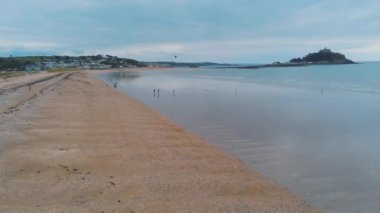 Cornwall kıyı şeridi üzerinde havadan görünümü