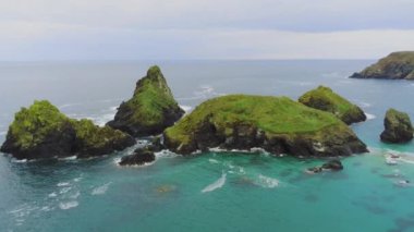 Cornwall kıyı şeridi üzerinde havadan görünümü