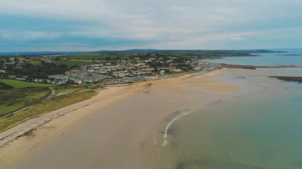 Flygfoto över kusten i Cornwall — Stockvideo