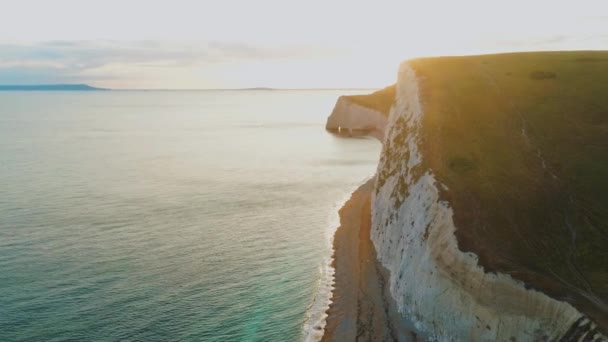 Proslulé bílé útesy v Anglii - letecký pohled — Stock video