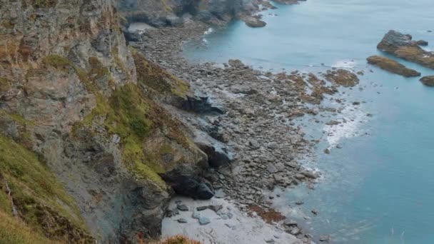 コーンウォール イギリス - 景色の海岸線で驚くべき緑地 — ストック動画