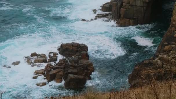 Корнуолл Англії - вид дивно landcape в берегової лінії — стокове відео