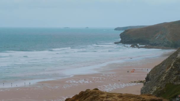 Красивые песчаные пляжи Корнуолла Англия — стоковое видео