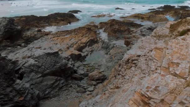 Bedruthan Adımları Harika Kayalık Sahil Şeridi Cornwall — Stok video