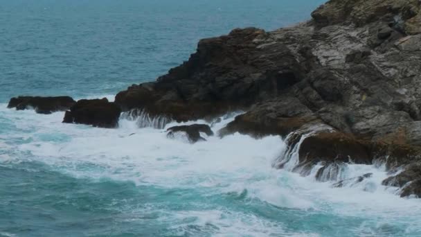 Cornwall England - view over the amazing landcape at the coastline — Stock Video