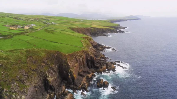 Le magnifique littoral de la péninsule de Dingle sur la côte ouest de l'Irlande — Photo
