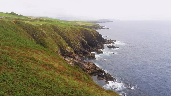 Υπέροχη καταπράσινη φύση της χερσονήσου Dingle στην Ιρλανδία — Φωτογραφία Αρχείου