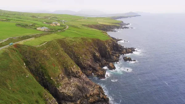Aerial drone flight along the coast at Dingle Peninsula Ireland — Stock Photo, Image