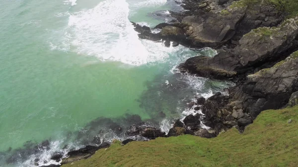 Vista aerea sulla costa accidentata della penisola di Dingle in Irlanda — Foto Stock