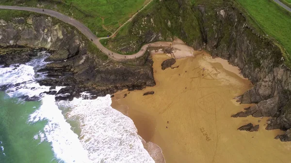 Bella spiaggia sulla penisola di Dingle sulla costa occidentale dell'Irlanda — Foto Stock