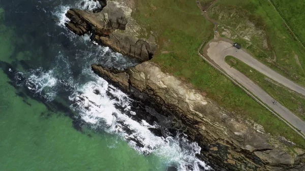 Aerial view over the rocky coastline of Dingle Peninsula in Ireland — Stock Photo, Image