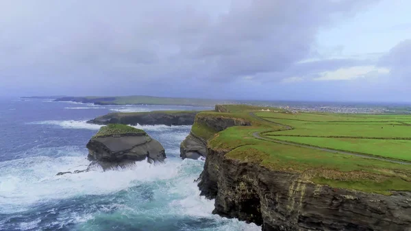 Aerial view over the steep cliffs of the Irish west coast — Stock Photo, Image