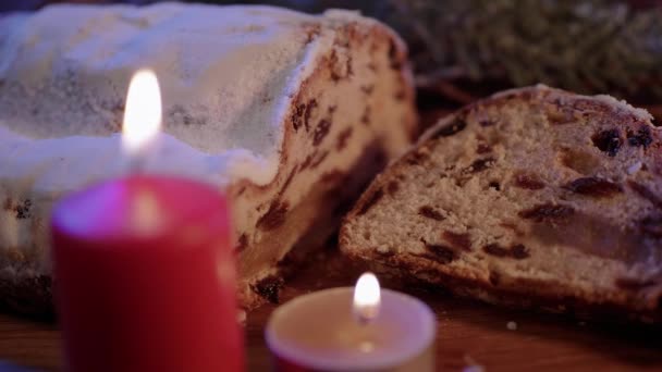 Fresco de la panadería de Navidad - tradicional stollen — Vídeos de Stock