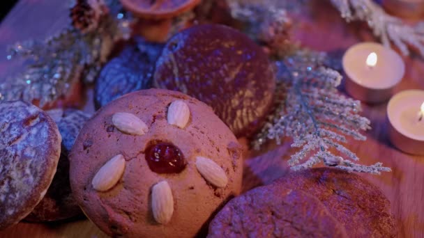 El pan de jengibre el lebkuchen alemán famoso para la Navidad — Vídeos de Stock