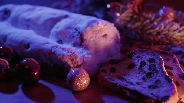 Färskt från jul bageriet - den traditionella stollen — Stockvideo