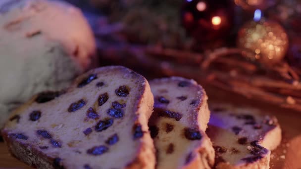 Fresco dal forno di Natale - lo stollen tradizionale — Video Stock