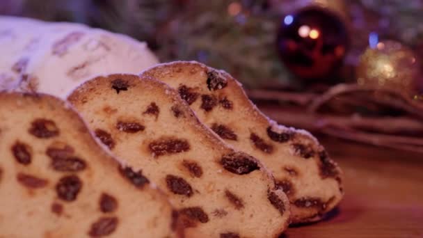Stollen Χριστούγεννα το διάσημο Χριστουγεννιάτικο κέικ για διακοπές — Αρχείο Βίντεο