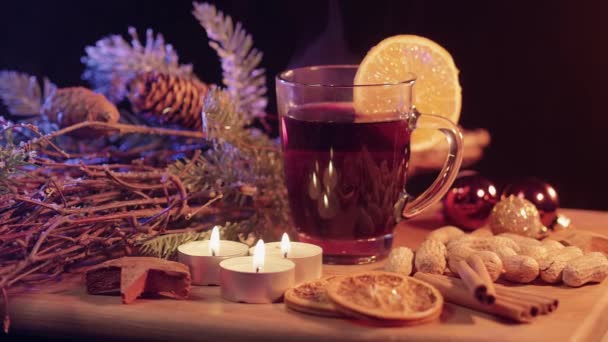 Mulled wine on a Christmas table — Stock Video