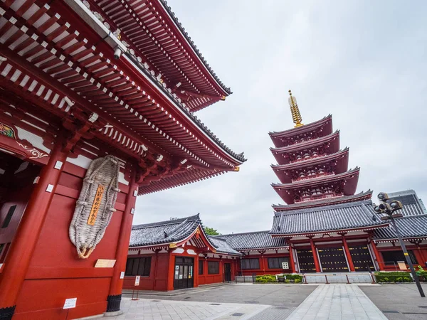 Tokyo 'daki en ünlü tapınak Asakusa' daki Senso-Ji Tapınağı. — Stok fotoğraf