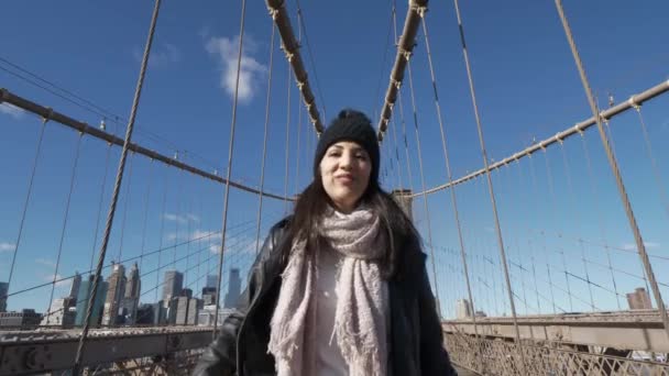 Happy Girl New York Enjoy Beautiful Brooklyn Bridge Travel Photography — Stok Video