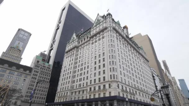 Beroemde Plaza Hotel in New York — Stockvideo