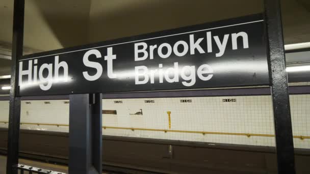 Stacja metra Brooklyn Bridge w High Street — Wideo stockowe