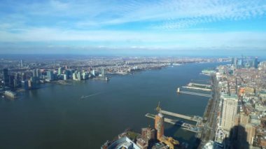 New York ve Manhattan yukarıdan Hudson Nehri
