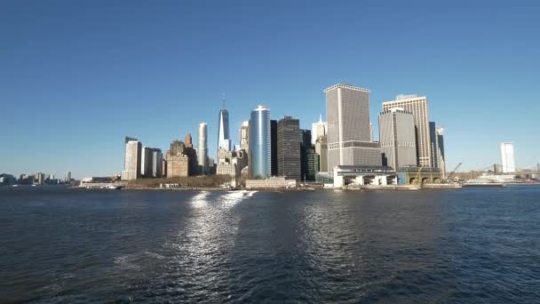 Vue imprenable sur Manhattan Skyline du centre-ville depuis Hudson River — Video