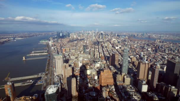 Vista aérea de gran angular sobre Manhattan Nueva York — Vídeos de Stock