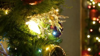 Sırasında belgili tanımlık tatil - seyahat fotoğrafçılığı güzel Noel dekorasyon