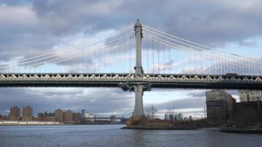 New York'ta ünlü Manhattan Köprüsü