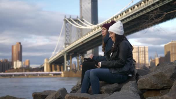 Úžasný Poznávací Zájezd New Yorku Relaxační Manhattan Bridge Cestovatelské Fotografie — Stock video