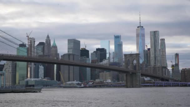 ニューヨーク 旅行写真で息をのむのマンハッタンのスカイライン — ストック動画