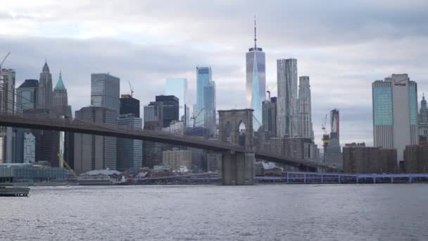 De adembenemende Skyline van Manhattan in New York — Stockvideo