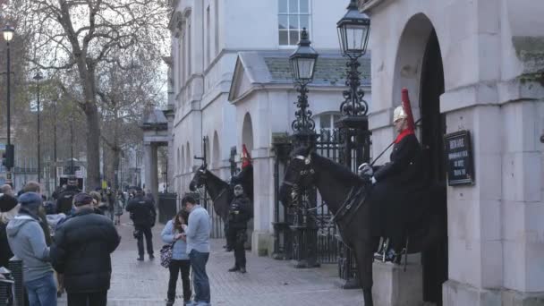 Desfile de la Guardia de Caballos en Londres Whitehall - LONDRES - INGLATERRA - 15 DE DICIEMBRE DE 2018 — Vídeos de Stock