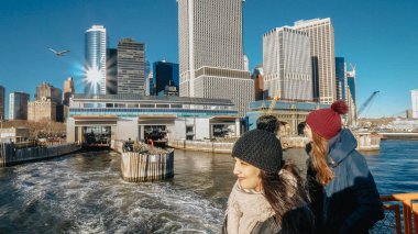 Hudson Nehri şaşırtıcı Manhattan siluetinin Şehir Merkezi görünümü