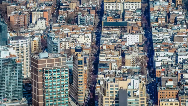 Gator och byggnader på Manhattan New York från ovan — Stockfoto