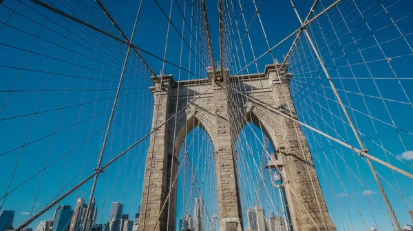 Słynny Brooklyn Bridge w Nowym Jorku — Zdjęcie stockowe