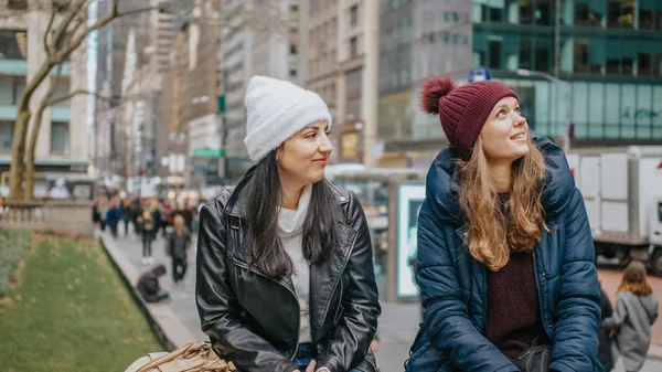 Due Amici Recano New York Visitare Città Fotografia Viaggio — Foto Stock