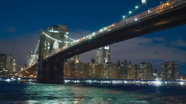 Belle Brooklyn Bridge New York la nuit — Photo