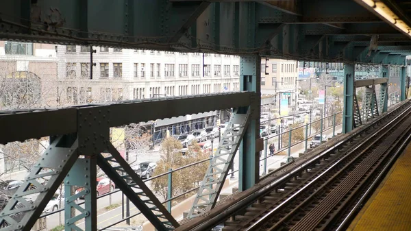 Tratě metra Plaza Queensboro v New Yorku — Stock fotografie