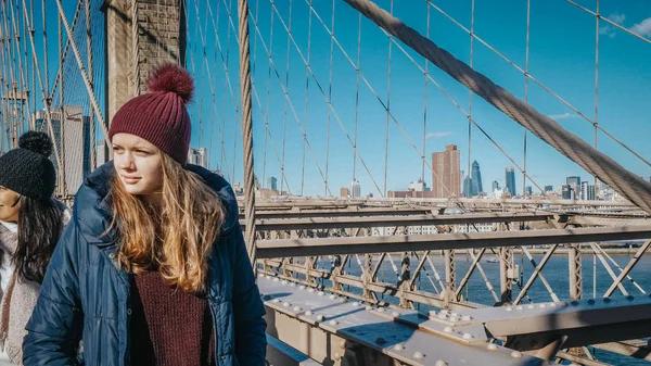 New York 'un ünlü simgesi Muhteşem Brooklyn Köprüsü — Stok fotoğraf