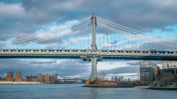 Słynnego mostu Manhattan w Nowym Jorku — Zdjęcie stockowe