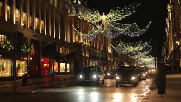 Increíble decoración navideña en la calle London Regent - LONDRES - INGLATERRA - 15 DE DICIEMBRE DE 2018 — Vídeos de Stock