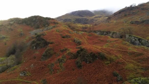 Kullarna och bergen i Lake District nationalpark från ovan — Stockvideo